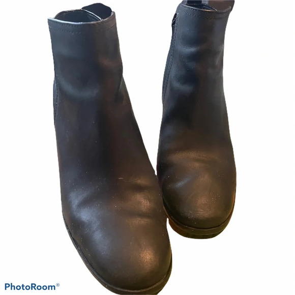 Cole Haan Oiled newbuck black leather Chesney ankle bootie 9.5 - Picture 2 of 6